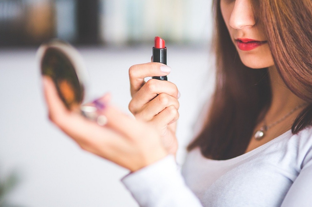beauty hacks of lipstick