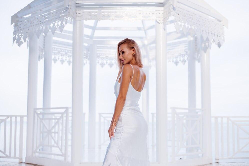 bodycon wedding gown