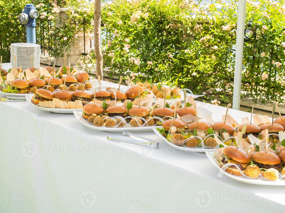buffet plates