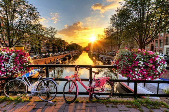 travel netherlands on a budget