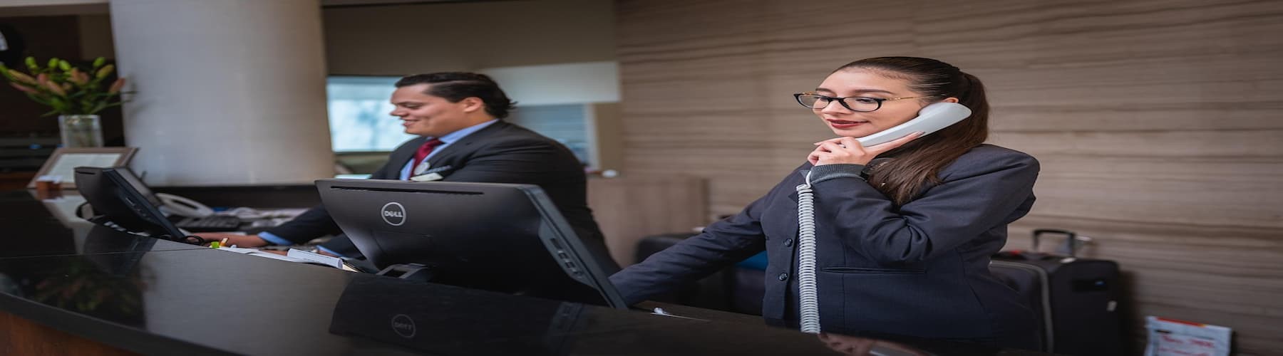 uniform suppliers in dubai