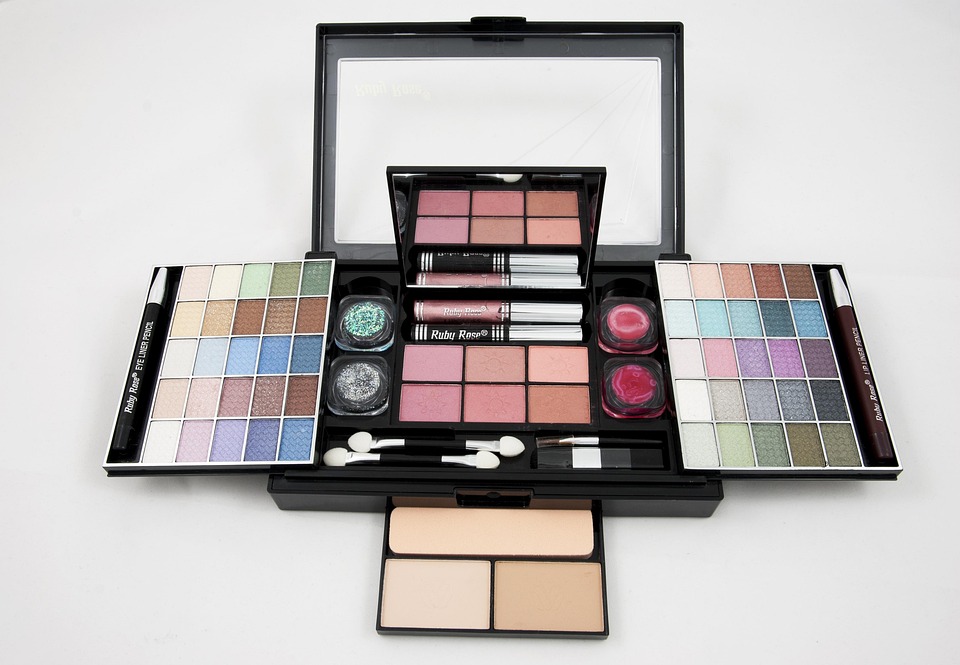 makeup tools and accessories