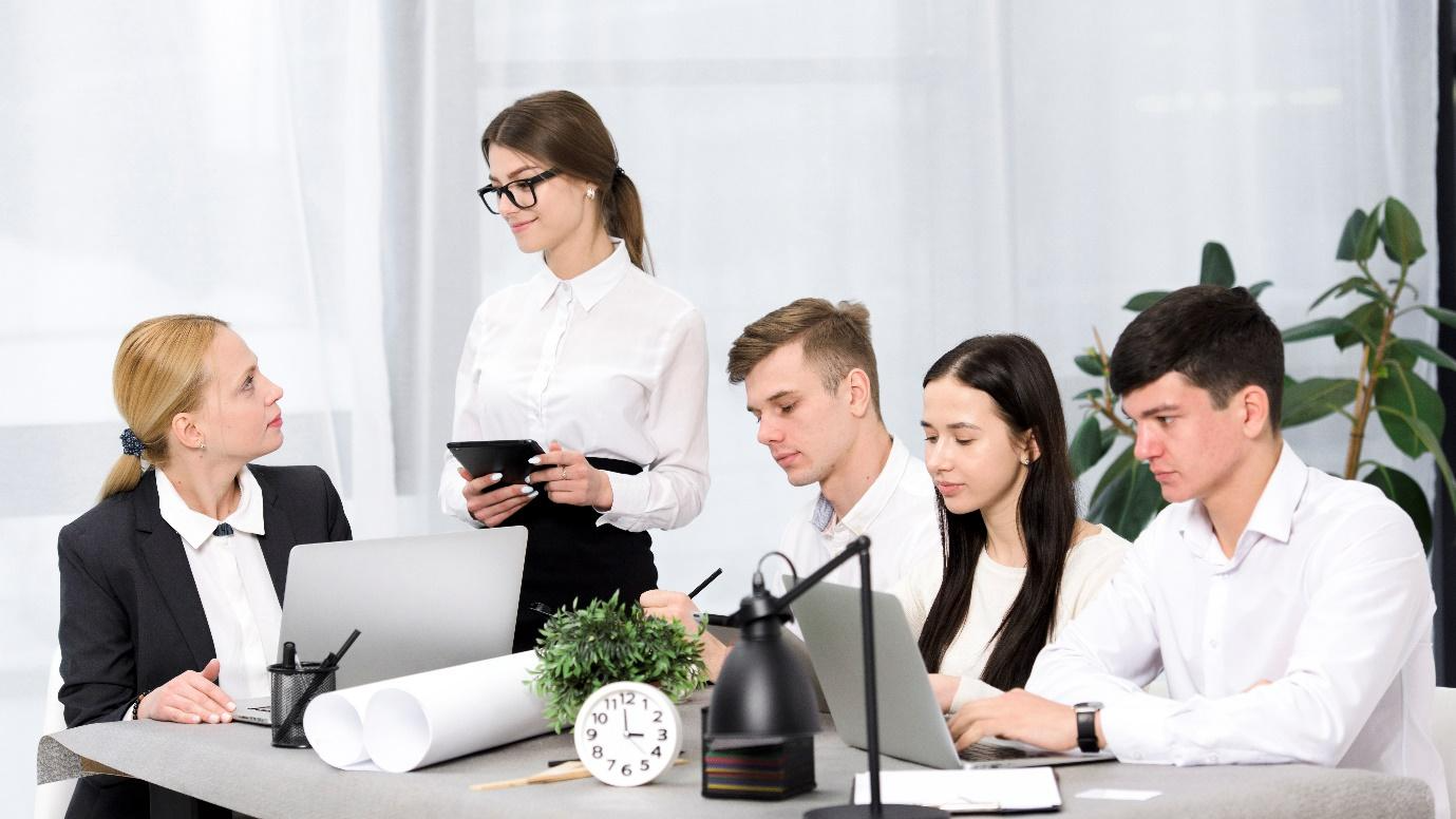 corporate uniforms dubai