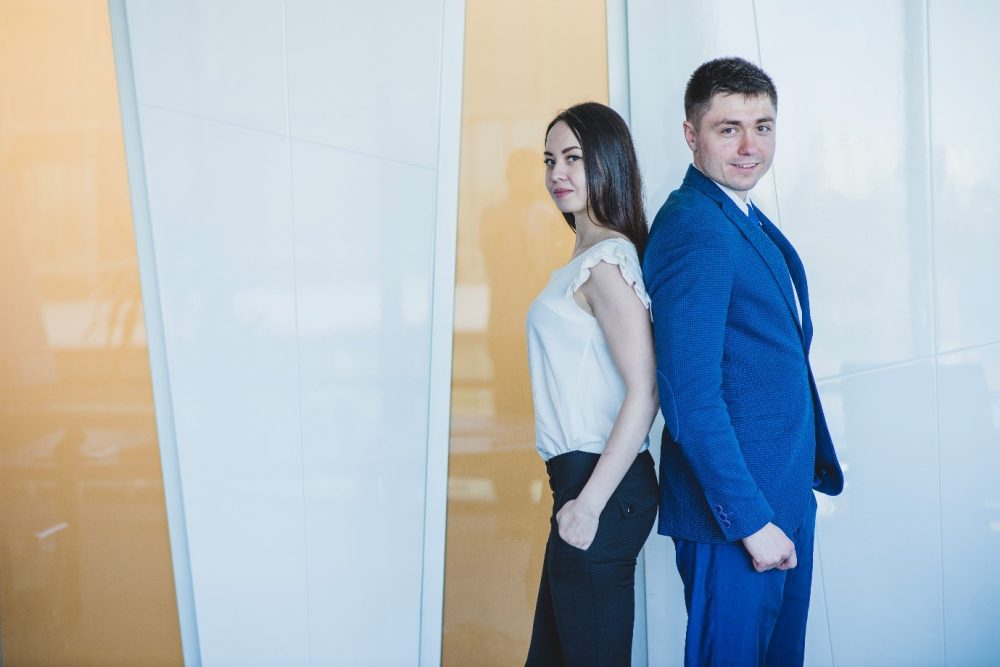 uniforms vs dress code