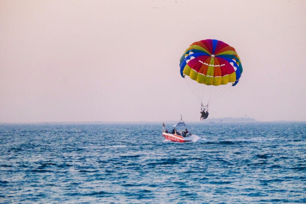parasailing in dubai
