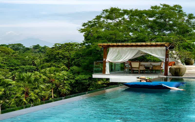affordable luxury resorts in indonesia