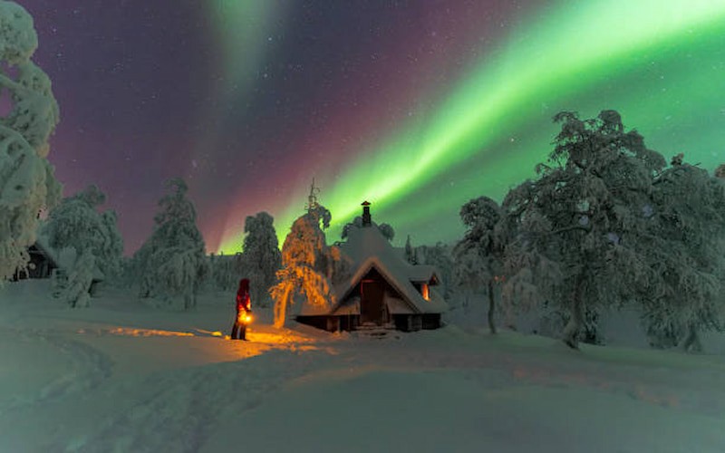 aurora hunting finnish lapland
