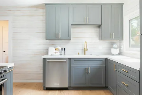 shaker style cabinets