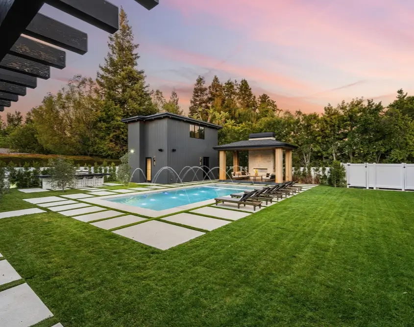 landscapers in altona